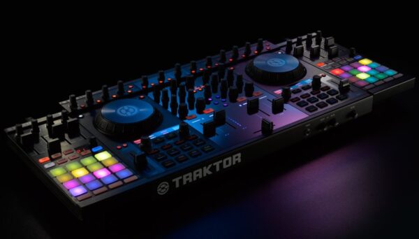 Traktor Kontrol F1