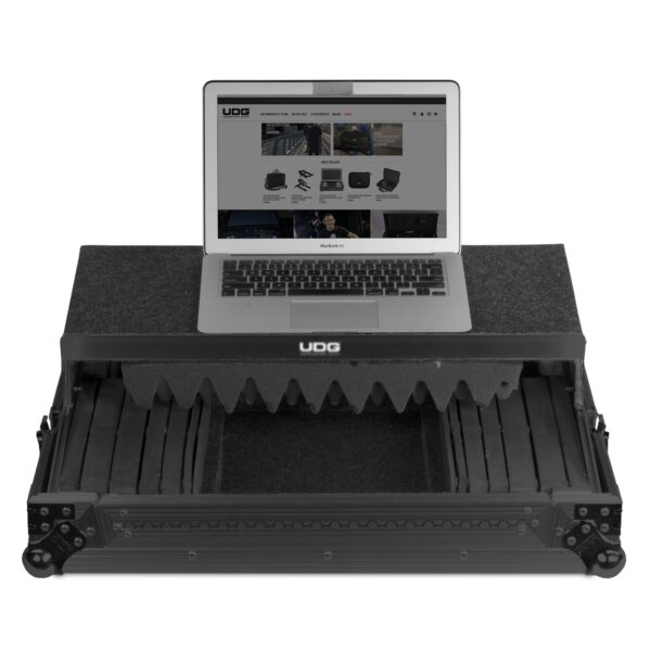 U91019BL3 UDG Ultimate Flight Case Multi Format XL Black MK3 Plus (Laptop Shelf)